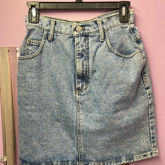 Guess Dresses & Skirts - Guess skirt